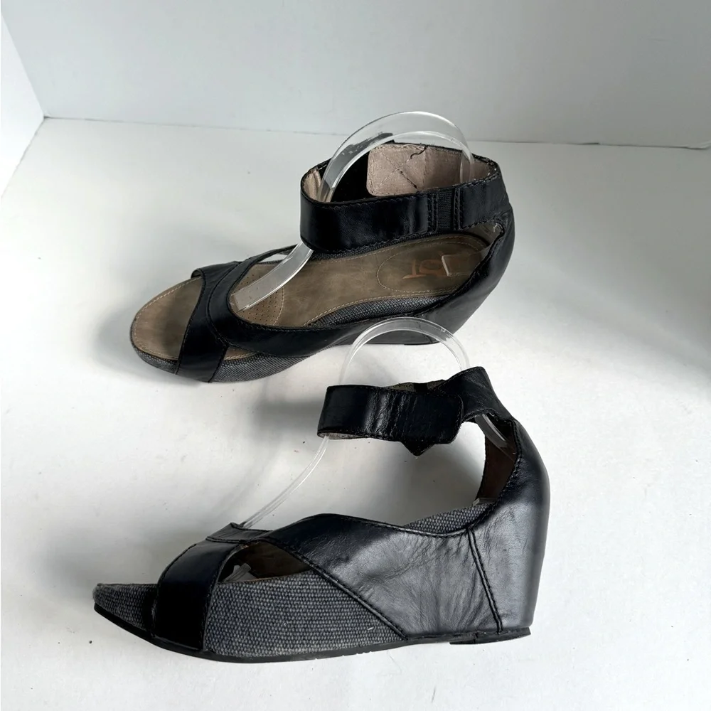 OTBT Hobart Wedge Sandals size 7.5 Black Leather Size 7.5 - Picture 5 of 13